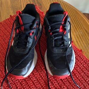 Adidas Adiwear Light Motion Black/red/white basketball ball sneakers Sz Sr. 6